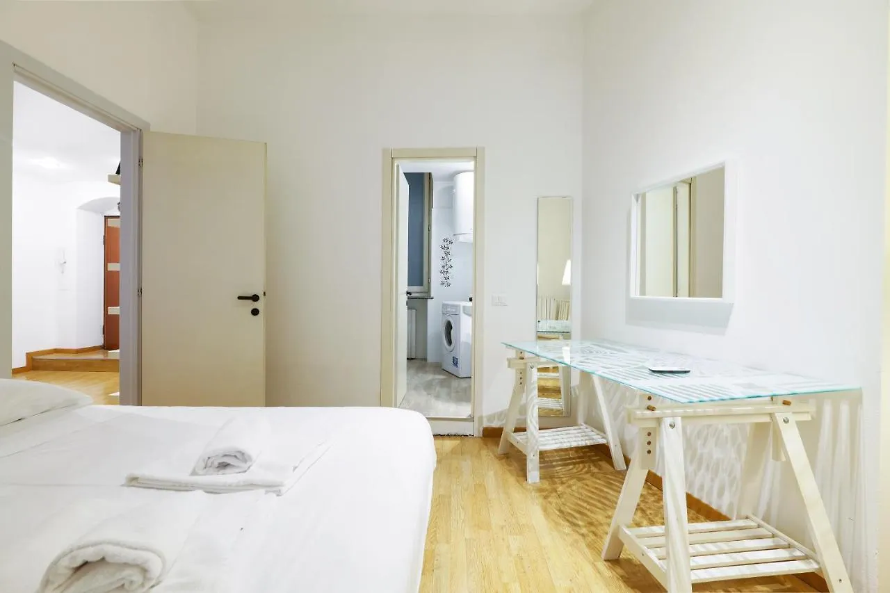Apartament Luminoso Appartamento Con Balcone In Cadorna Mediolan