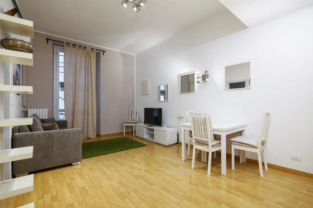 Apartament Luminoso Appartamento Con Balcone In Cadorna Mediolan