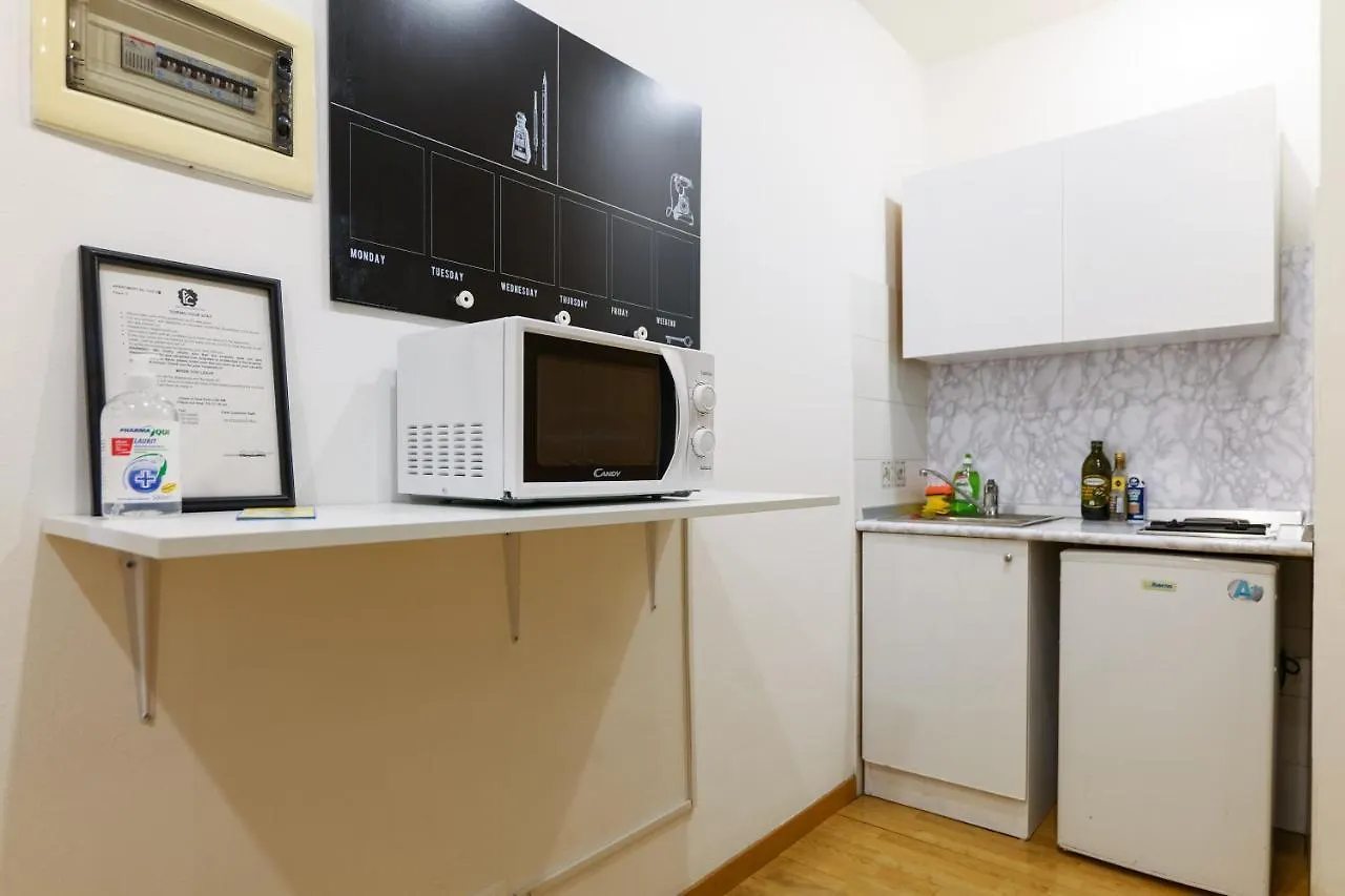 Luminoso Appartamento Con Balcone In Cadorna Milão Apartamento