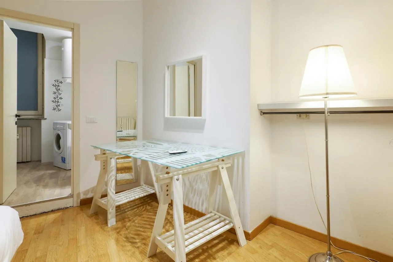 Apartament Luminoso Appartamento Con Balcone In Cadorna Mediolan Włochy