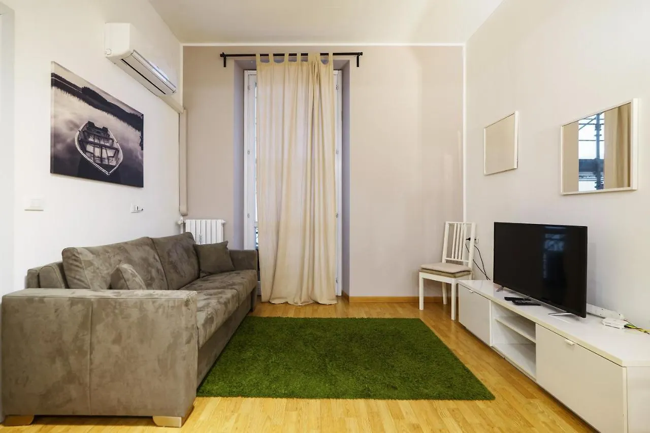 Apartament Luminoso Appartamento Con Balcone In Cadorna Mediolan